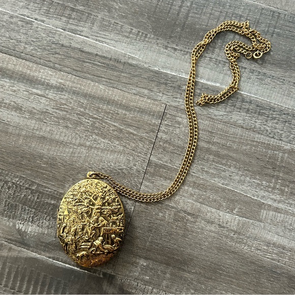 Vintage Revlon Intimate Heirloom Solid Perfume Locket Pendant 30”Chain Gold Tone - Picture 1 of 4